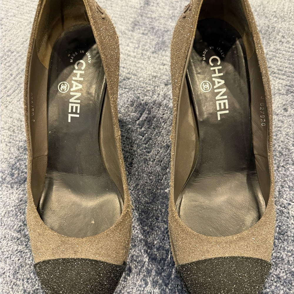 CHANEL Women's Black and Brown Heels